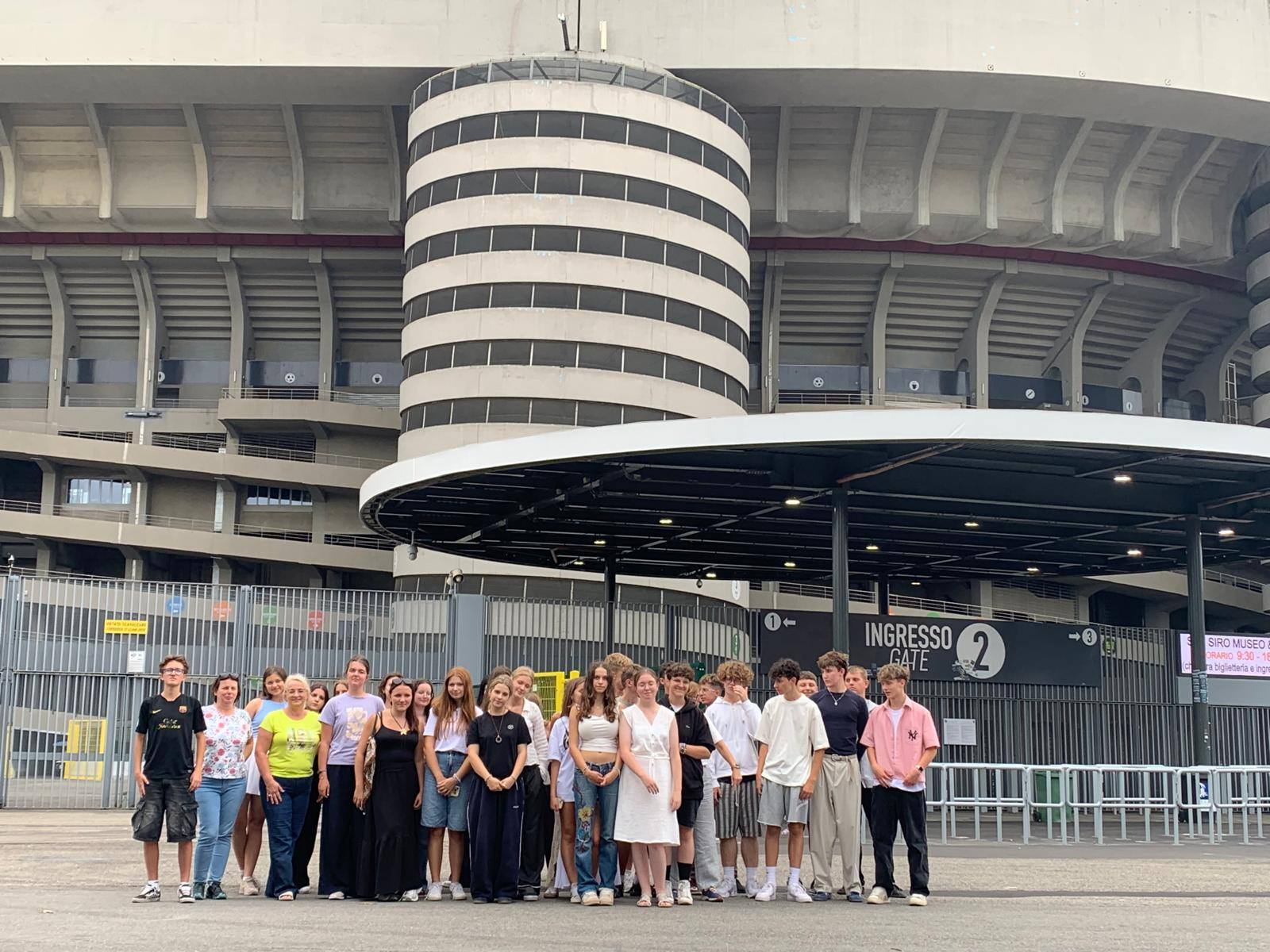 Zdjęcie Mediolan 2025 (09)8c46f555-3725-493c-8175-82bc16677112.jpg w galerii Wycieczka po Europie - Mediolan